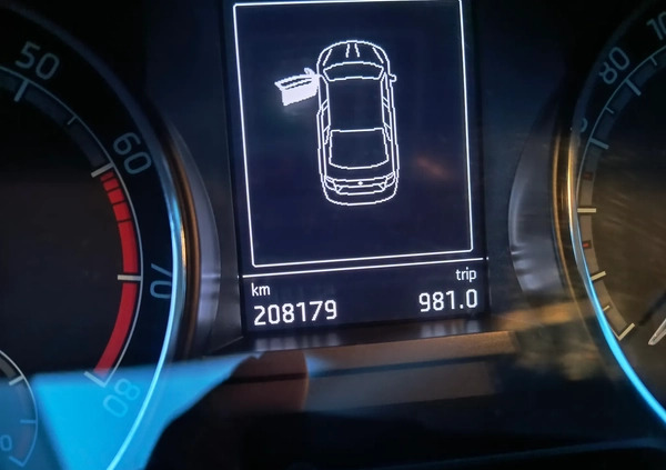 Skoda RAPID cena 40000 przebieg: 208179, rok produkcji 2019 z Warszawa małe 562